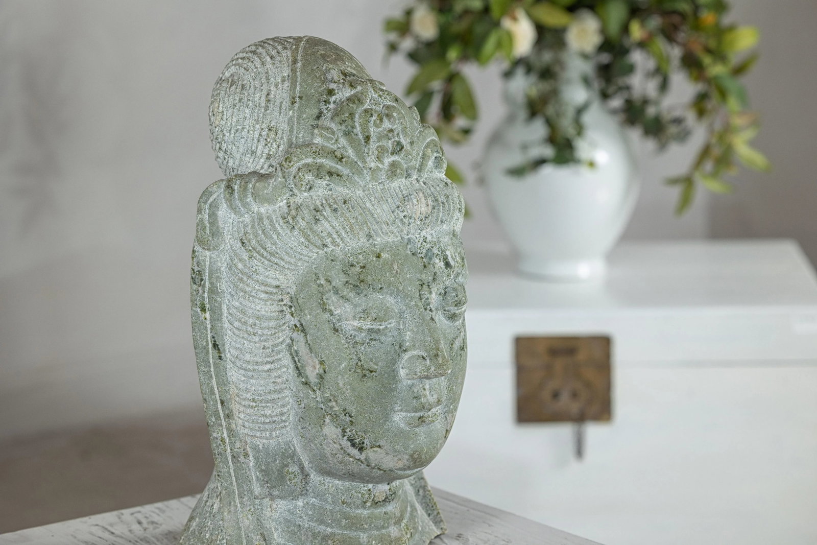 Hand-Carved Vintage Chinese Stone QuÃ¡n YÄ«n Head Sculpture with Natural Patina - 3