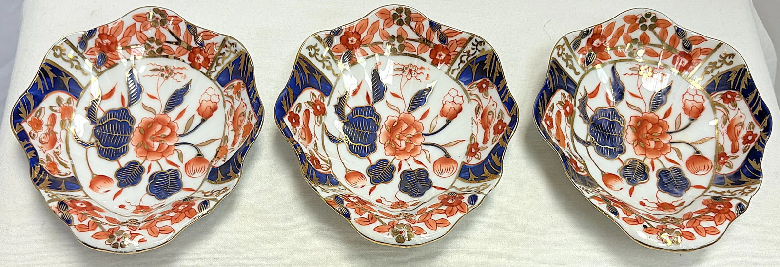 1950's Traditional Imari Porcelain Oyster Dishes- Set of 3 - 2