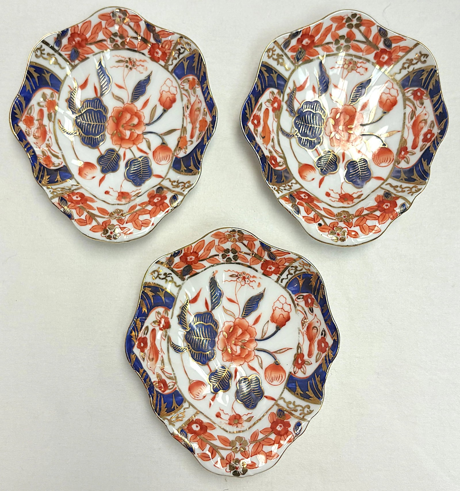 1950's Traditional Imari Porcelain Oyster Dishes- Set of 3 - 5