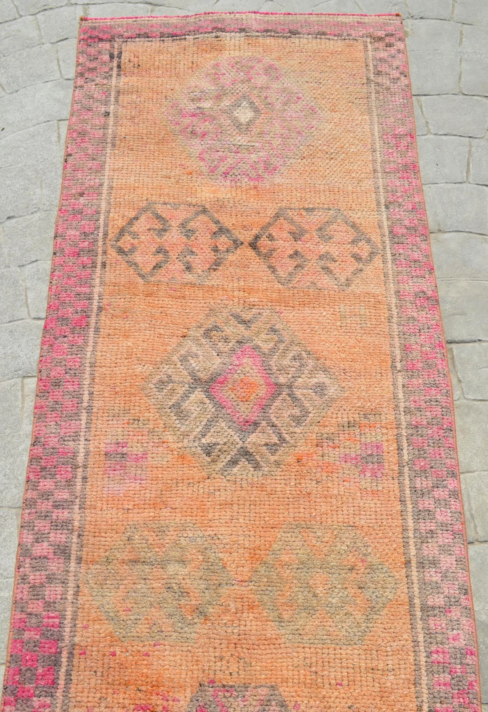 Kurdish Runner Herki Rug. Hand-Knotted Tribal Pink Hallway Rug - 2"²6"³ × 13"² - 7