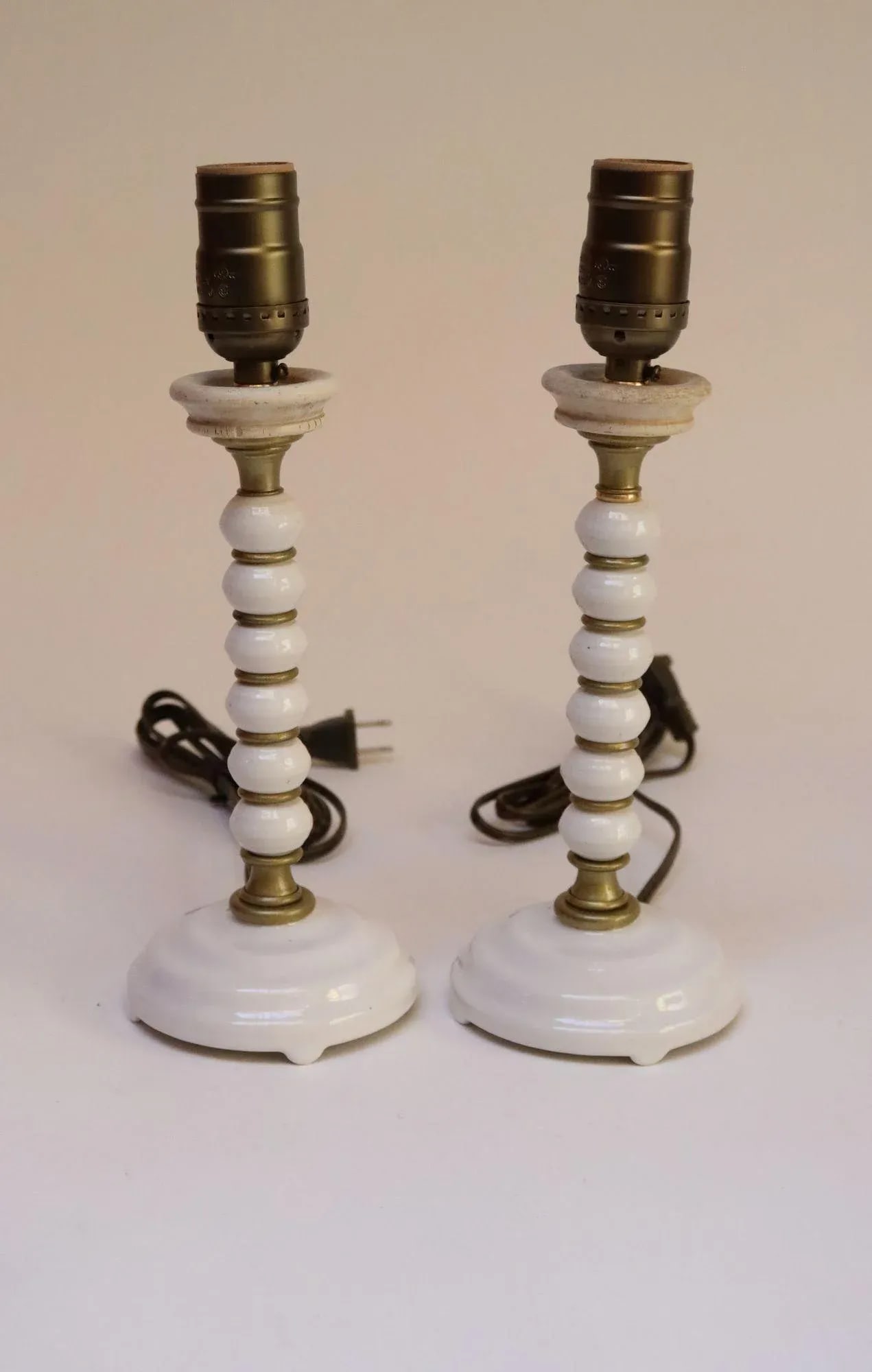Pair of Vintage Stacked Bobbin Form Porcelain and Brass Boudoir / Bedside Lamps - 3