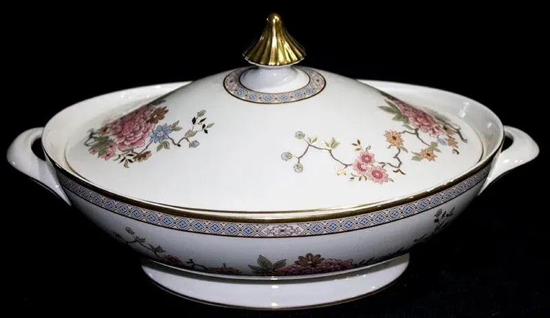1960s Asian Modern Royal Doulton Covered Casserole - Canton Pattern - 2