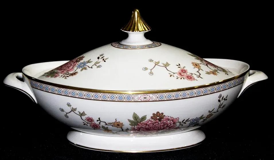1960s Asian Modern Royal Doulton Covered Casserole - Canton Pattern - 3