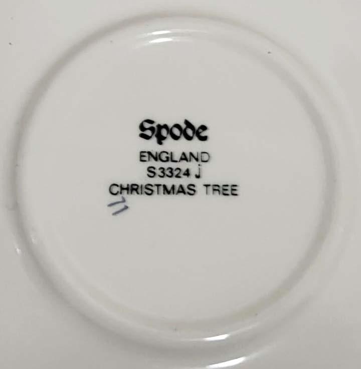 1980s Traditional Spode Christmas Tree Pattern Flat Cups & Saucers - Set of 4 - 3