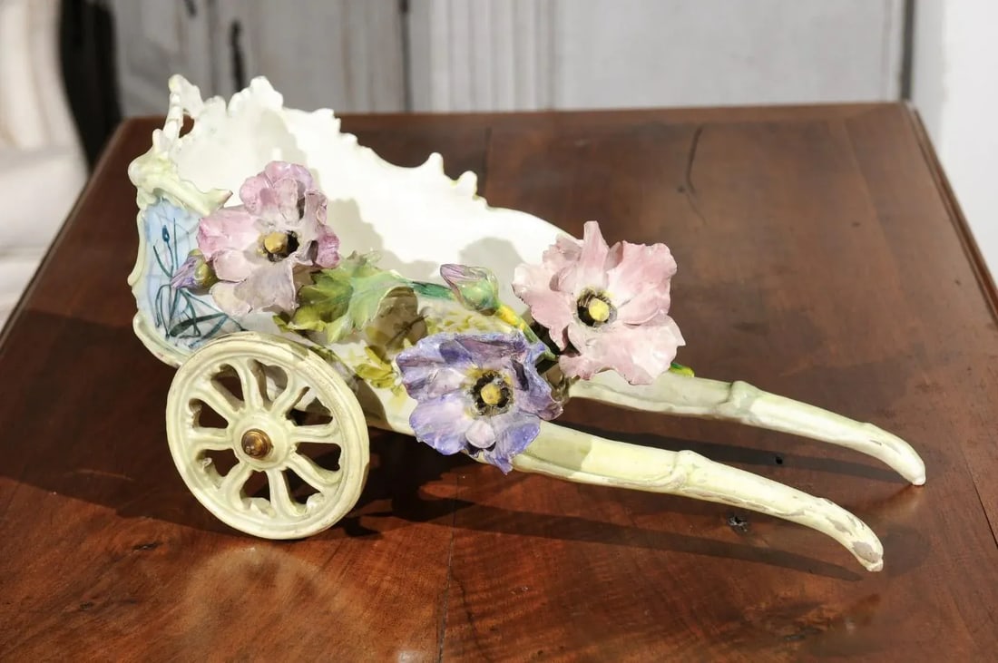 1890s French Majolica Wagon with Barbotine Décor of Pastel Flowers - 2