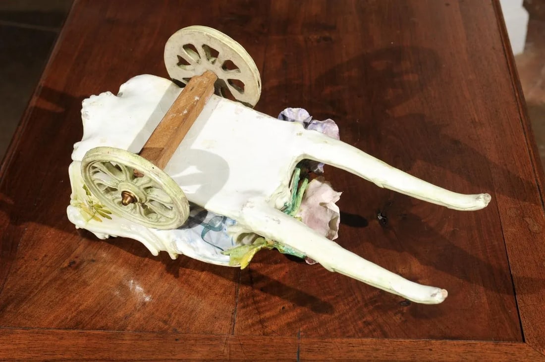 1890s French Majolica Wagon with Barbotine Décor of Pastel Flowers - 3