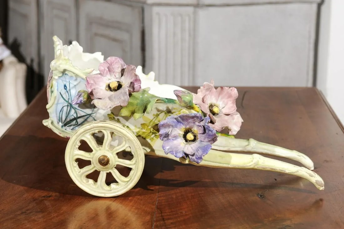 1890s French Majolica Wagon with Barbotine Décor of Pastel Flowers - 7