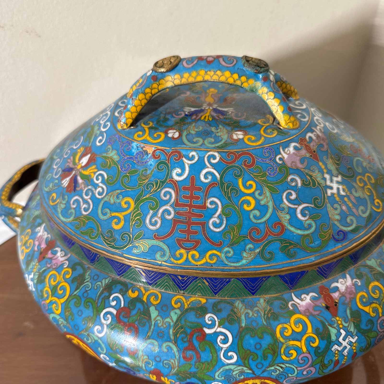 19th Century Antique Chinese Blue and Yellow Cloisonne Covered Tureen - 10