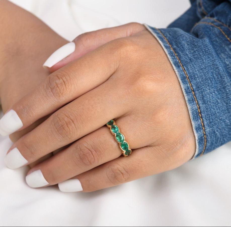 Natural 5.28 cts Zambian emerald band ring in 18k gold - 3