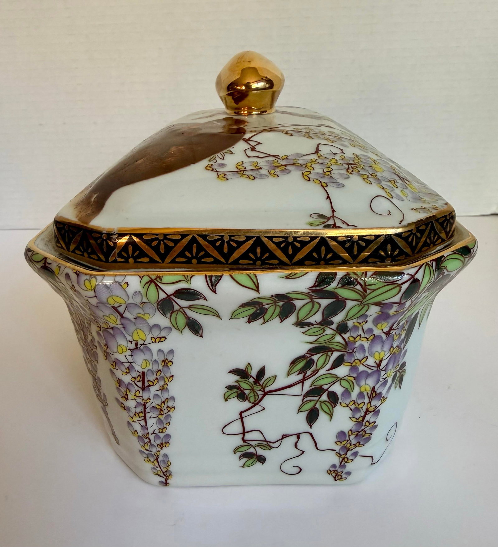 Late 19th C. Antique Japanese Lidded Porcelain Box With Monkeys & Wisteria - 11