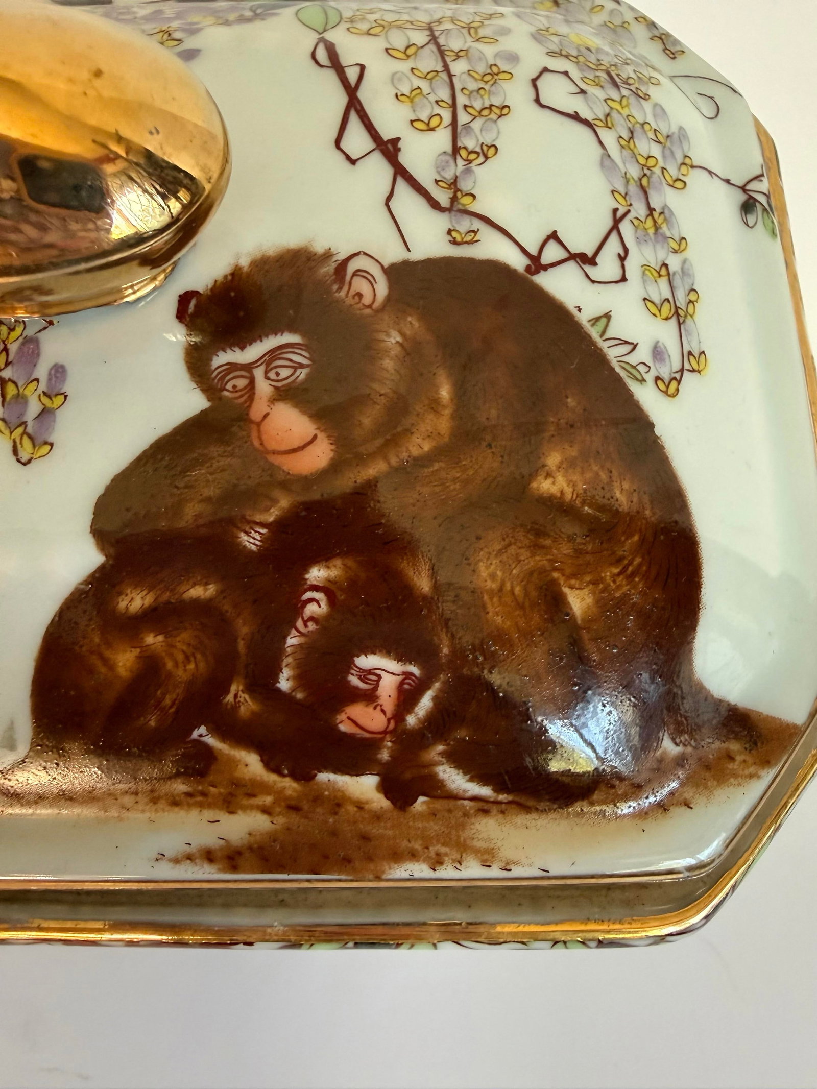 Late 19th C. Antique Japanese Lidded Porcelain Box With Monkeys & Wisteria - 15