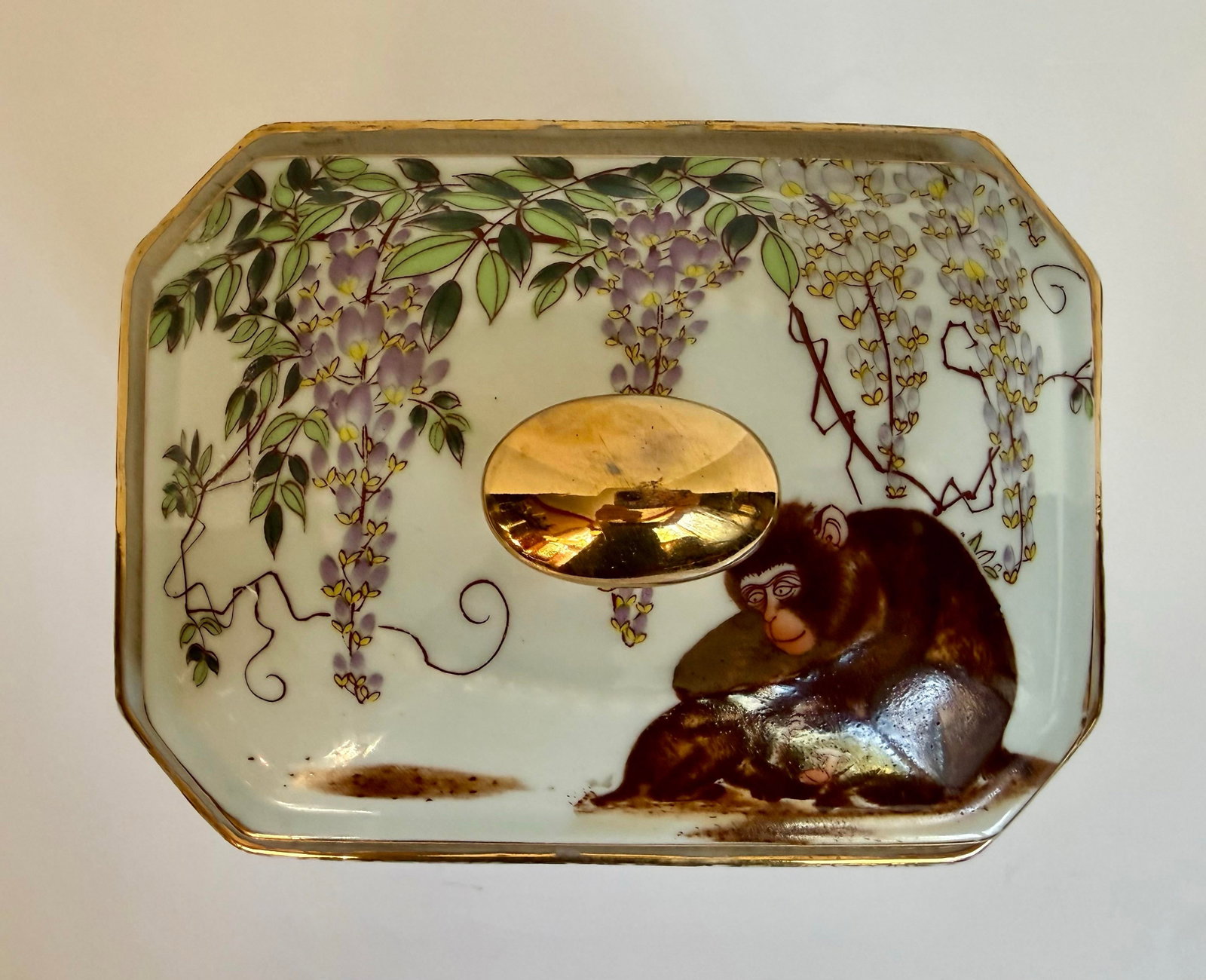 Late 19th C. Antique Japanese Lidded Porcelain Box With Monkeys & Wisteria - 2