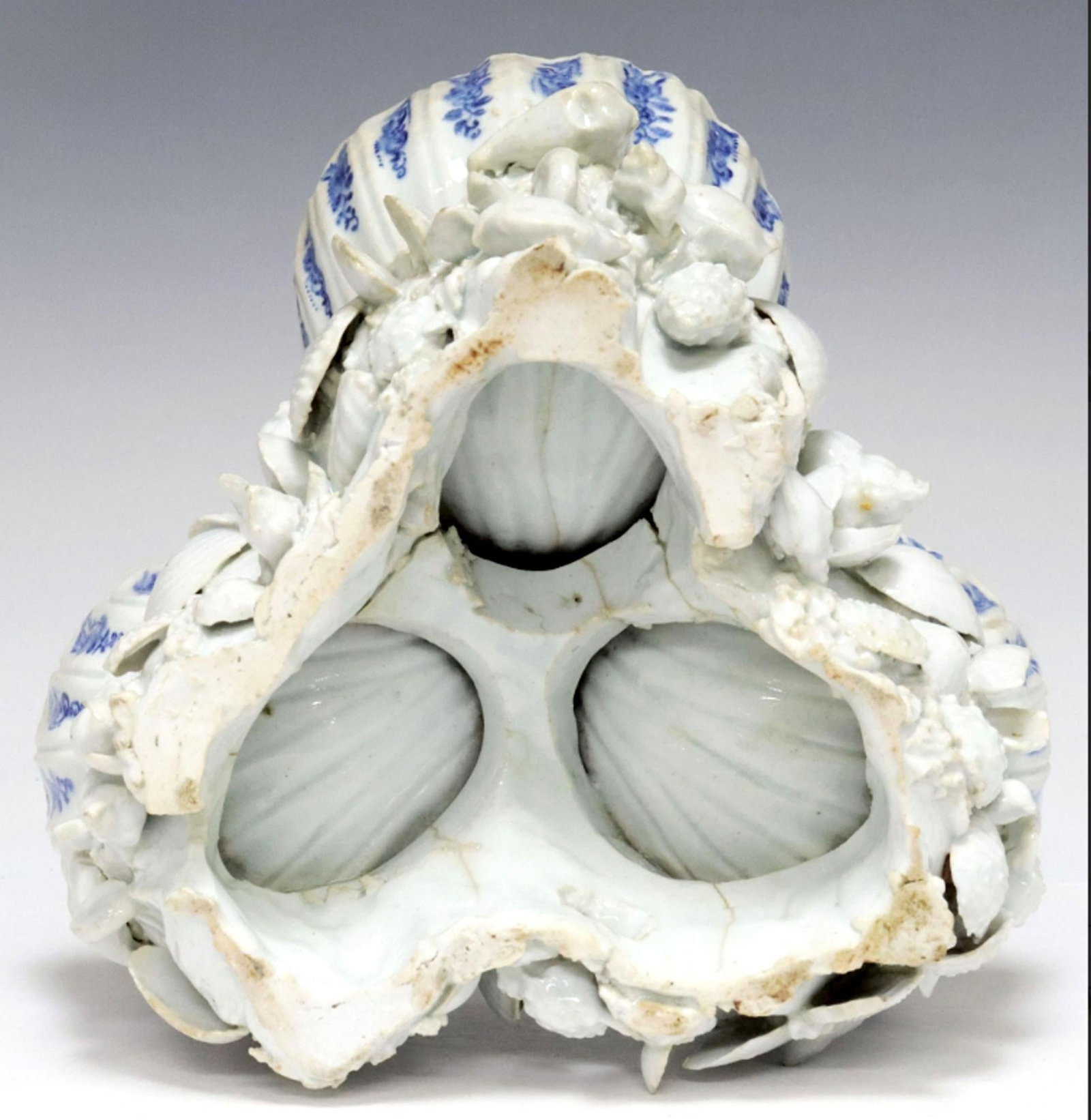 Bow Porcelain Underglaze Blue & White Shell Sweetmeat Stand - 6