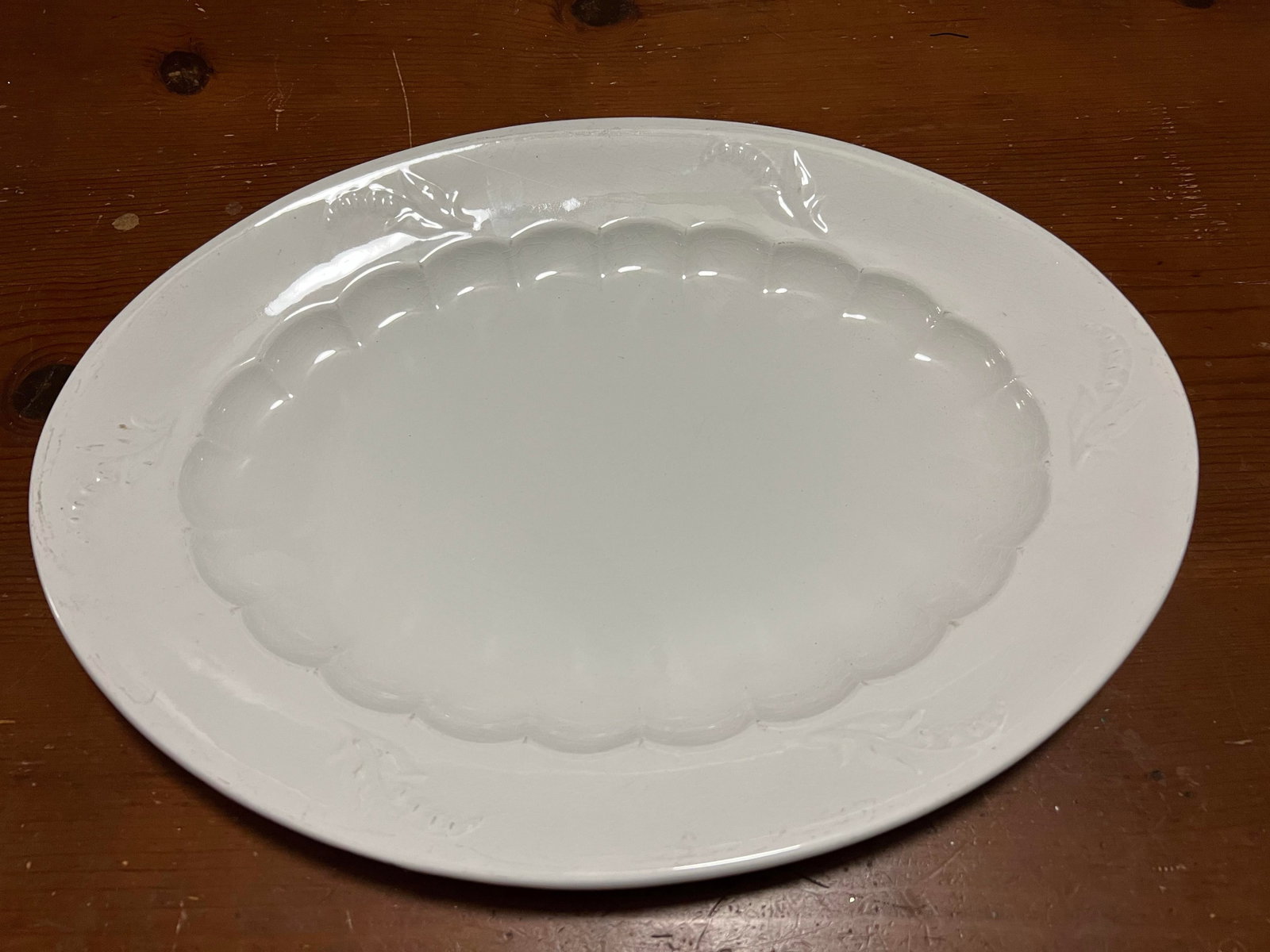 A Very Nice Large Sized Antique Staffordshire White Ironstone Oval Platter, 1850's - 11