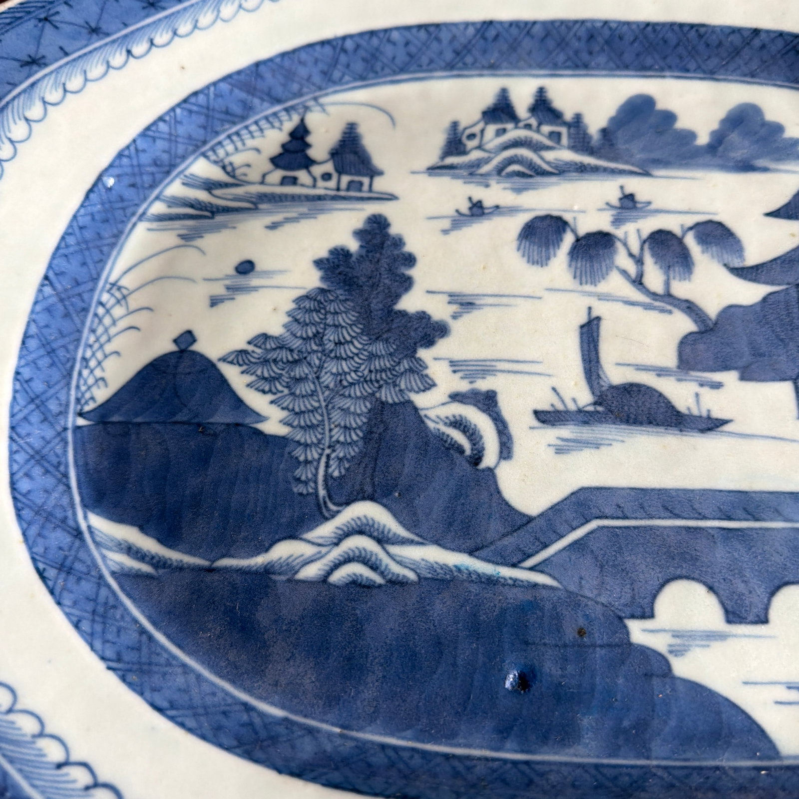 A Fine Antique Chinese Export Porcelain Canton Platter, Circa 1830's - 10