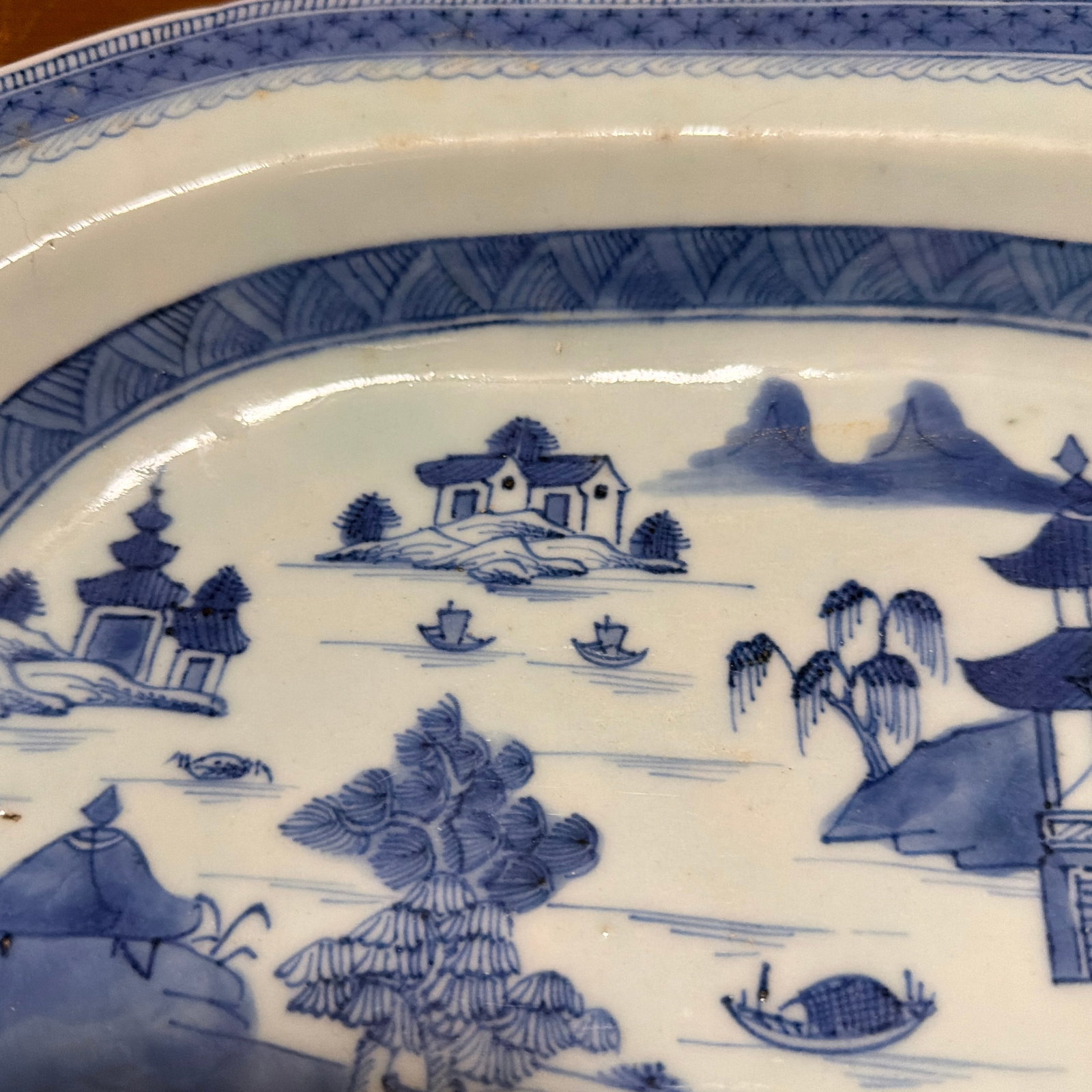 Antique Chinese Blue and White Canton Porcelain Deep Platter, Circa 1830s - 4