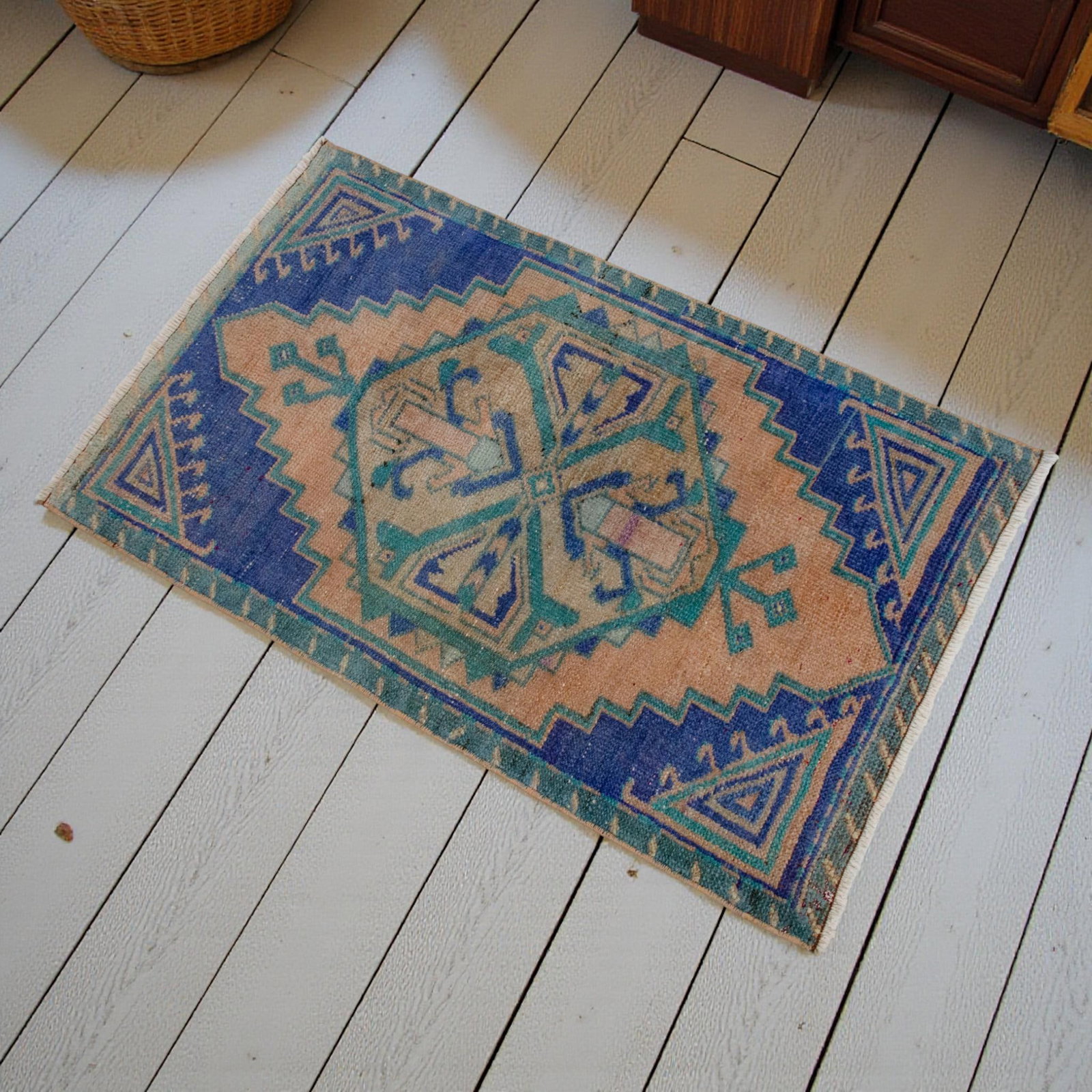 1970s Hand Knotted Small Oushak Rug Mini Rug Mat - 1'9" X 2'11" - 2