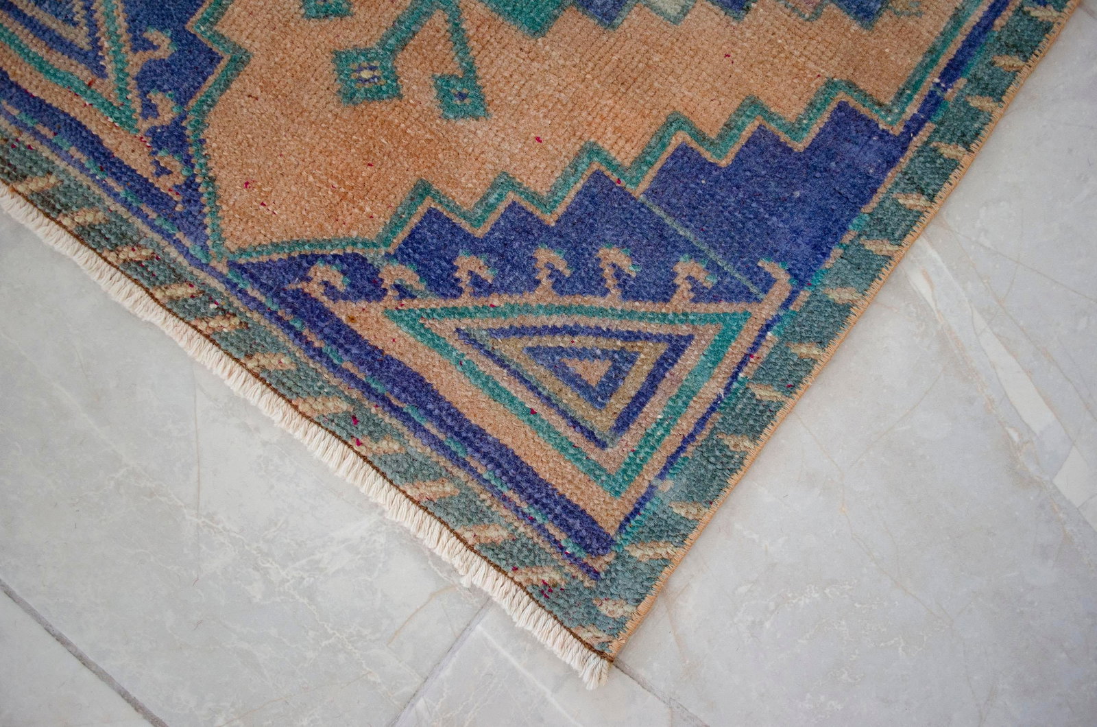 1970s Hand Knotted Small Oushak Rug Mini Rug Mat - 1'9" X 2'11" - 8