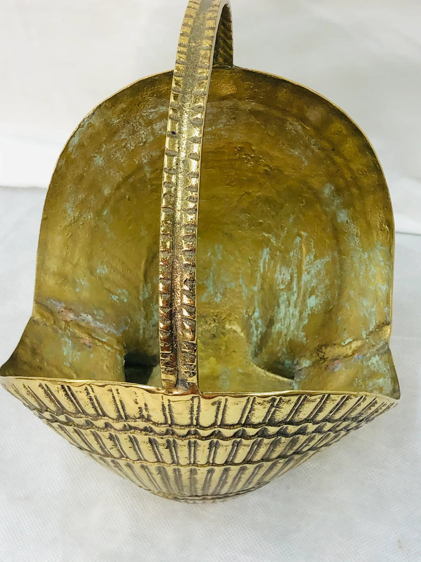 Mid Century Clam Shell Basket With Nautical Design Handle - 5