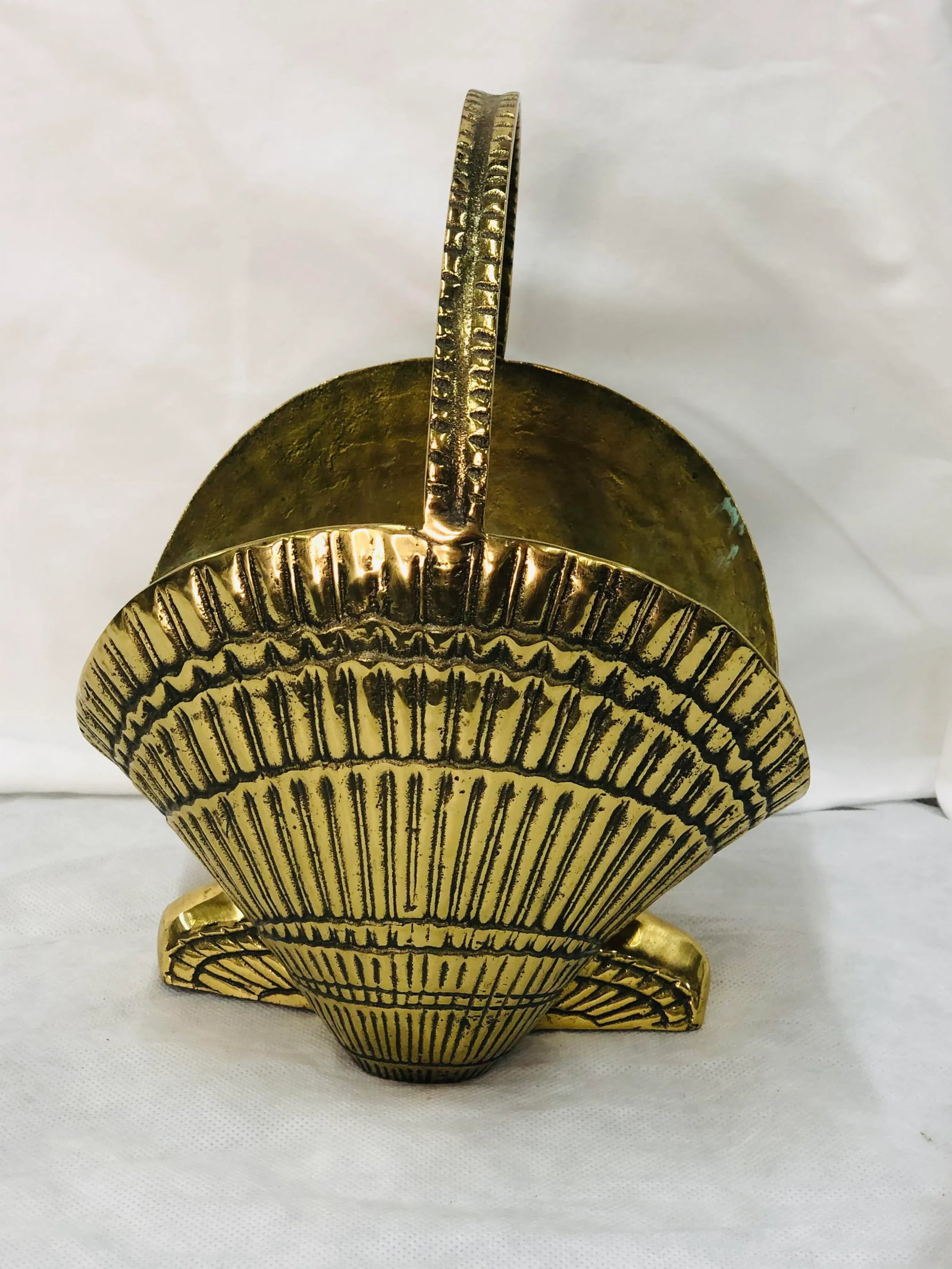Mid Century Clam Shell Basket With Nautical Design Handle - 6