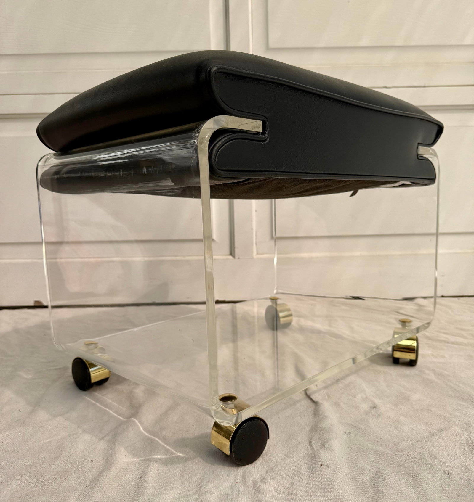 1975 Lucite Sculptural Modern Rolling Bench/Ottoman by Hill Manufacturing - 10