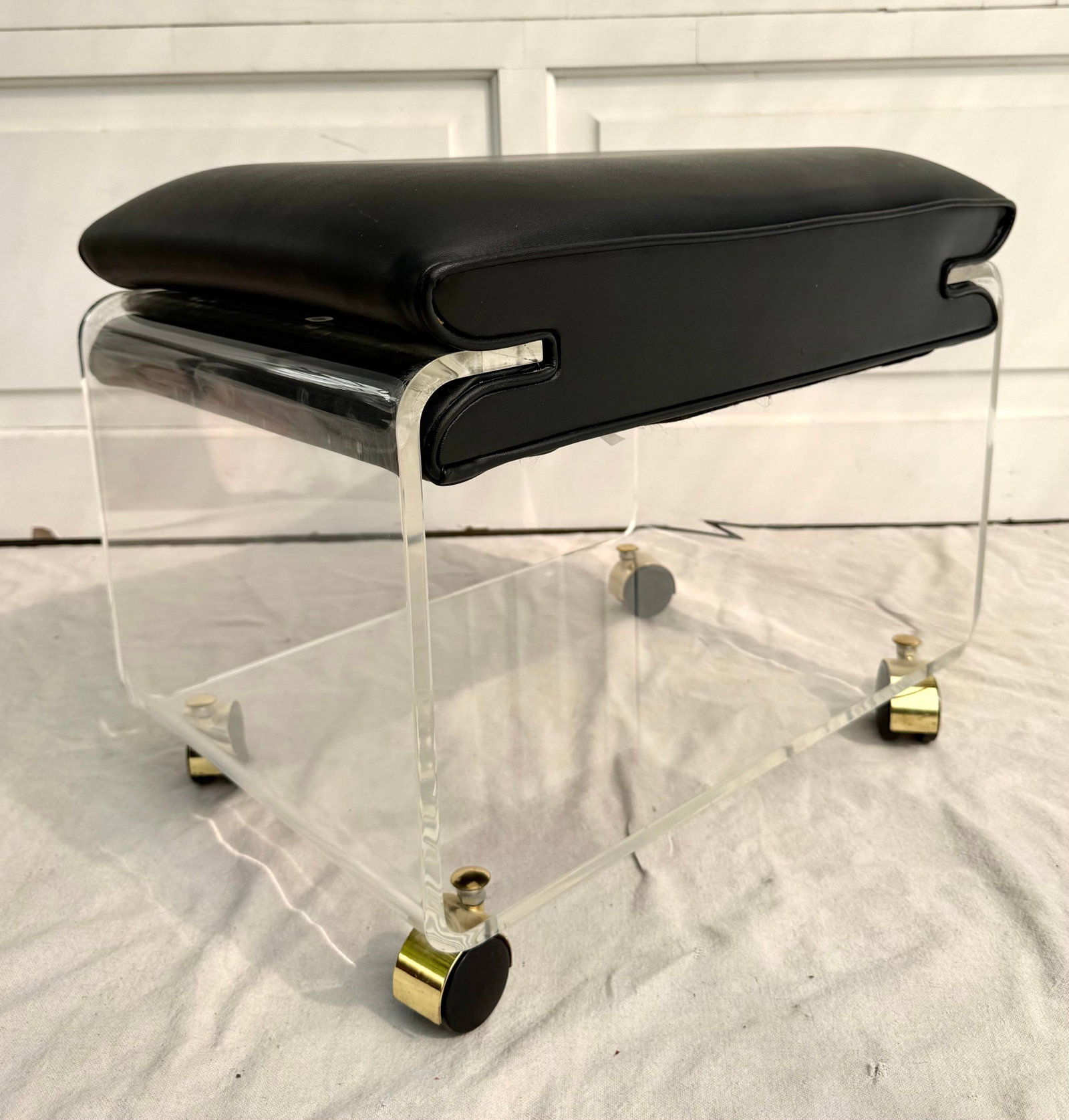 1975 Lucite Sculptural Modern Rolling Bench/Ottoman by Hill Manufacturing - 3