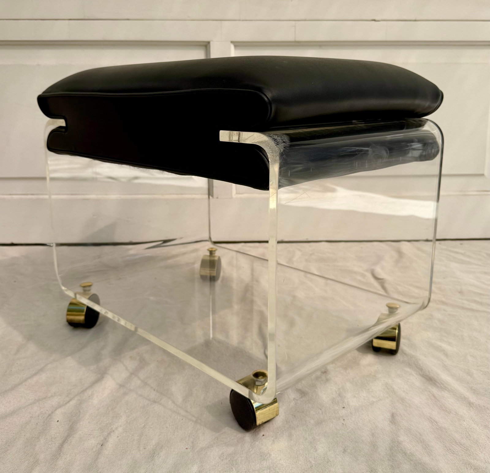 1975 Lucite Sculptural Modern Rolling Bench/Ottoman by Hill Manufacturing - 7