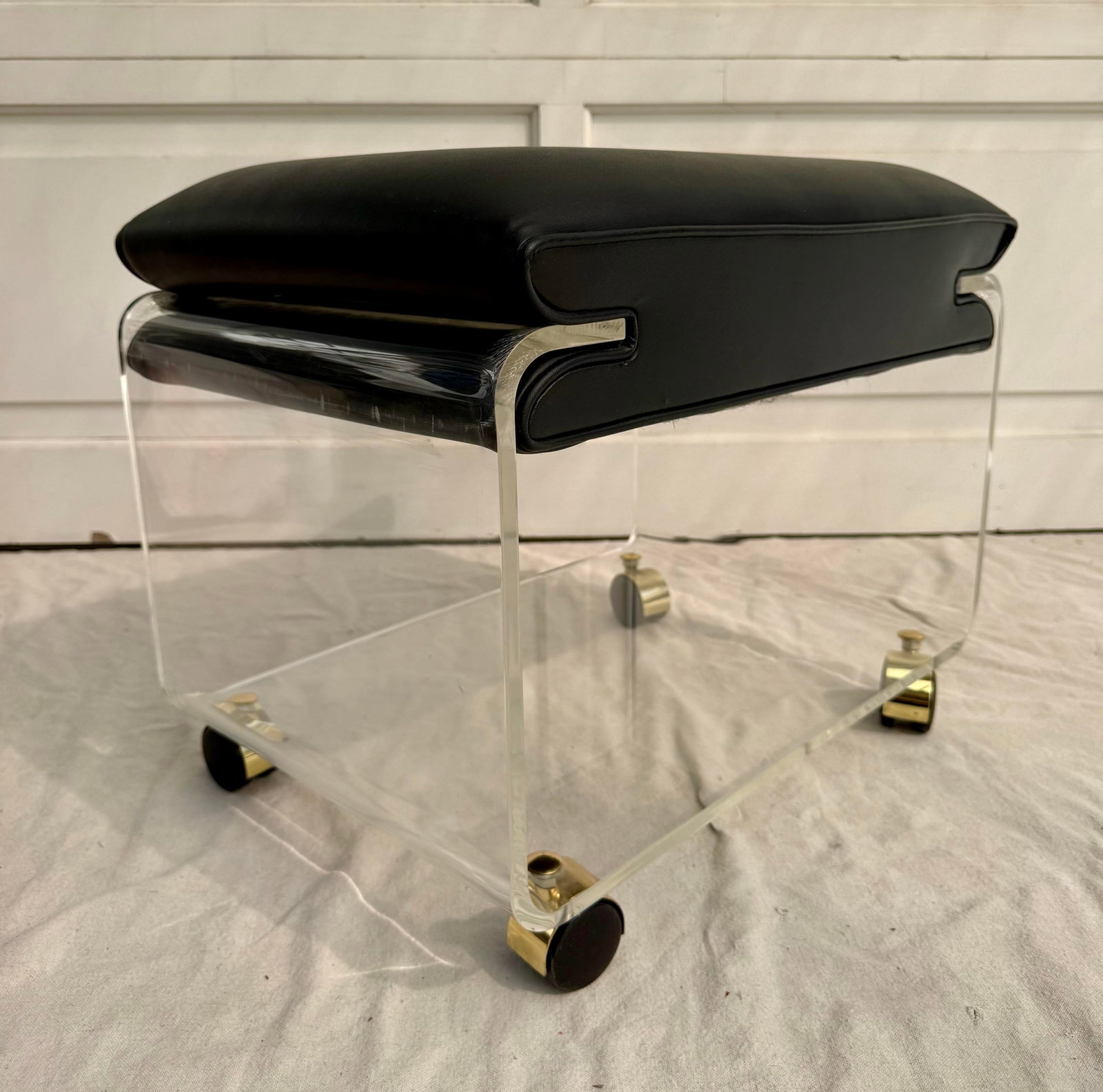 1975 Lucite Sculptural Modern Rolling Bench/Ottoman by Hill Manufacturing - 9