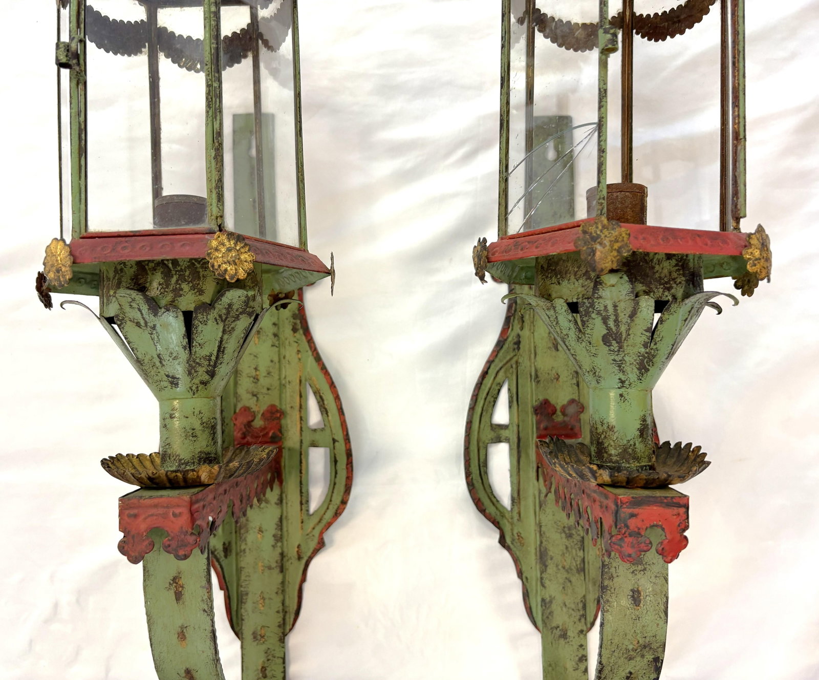 Vintage Italian Venetian Style Painted Tole Wall Sconce Candle Lanterns- A Pair - 11