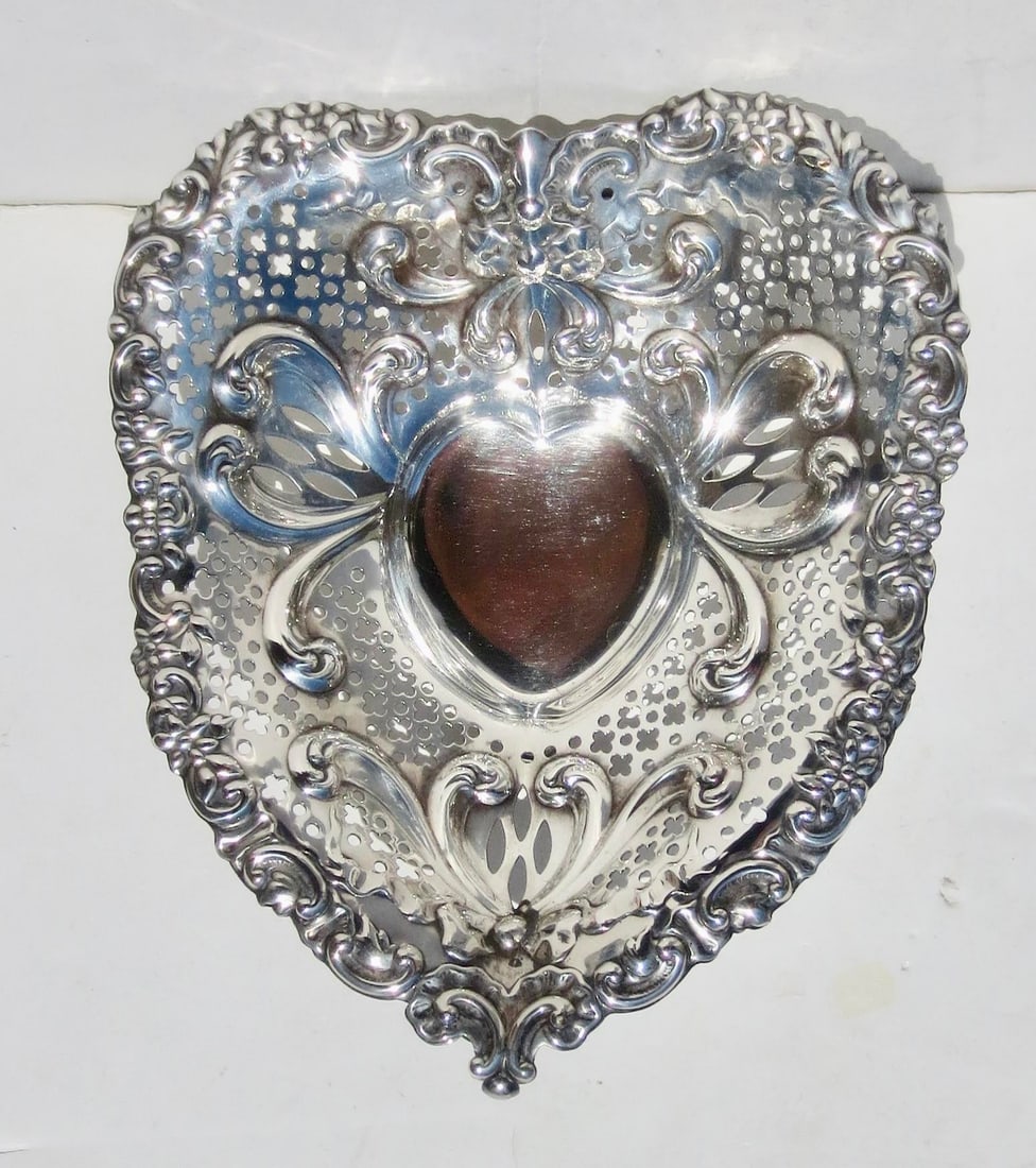 Sterling Silver Gorham Chantilly Heart Dish/ Fruit Bowl 10 Ozs. - 2