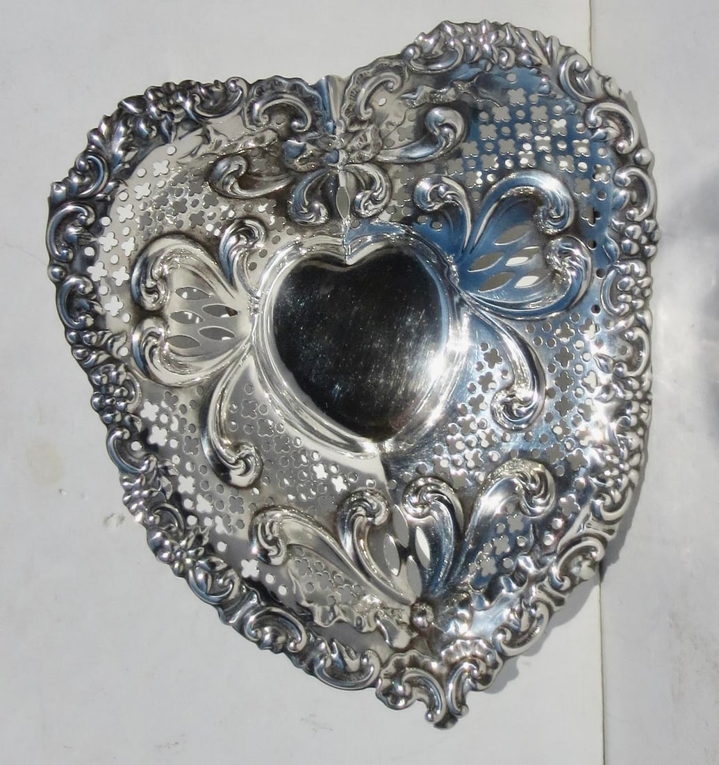 Sterling Silver Gorham Chantilly Heart Dish/ Fruit Bowl 10 Ozs. - 3