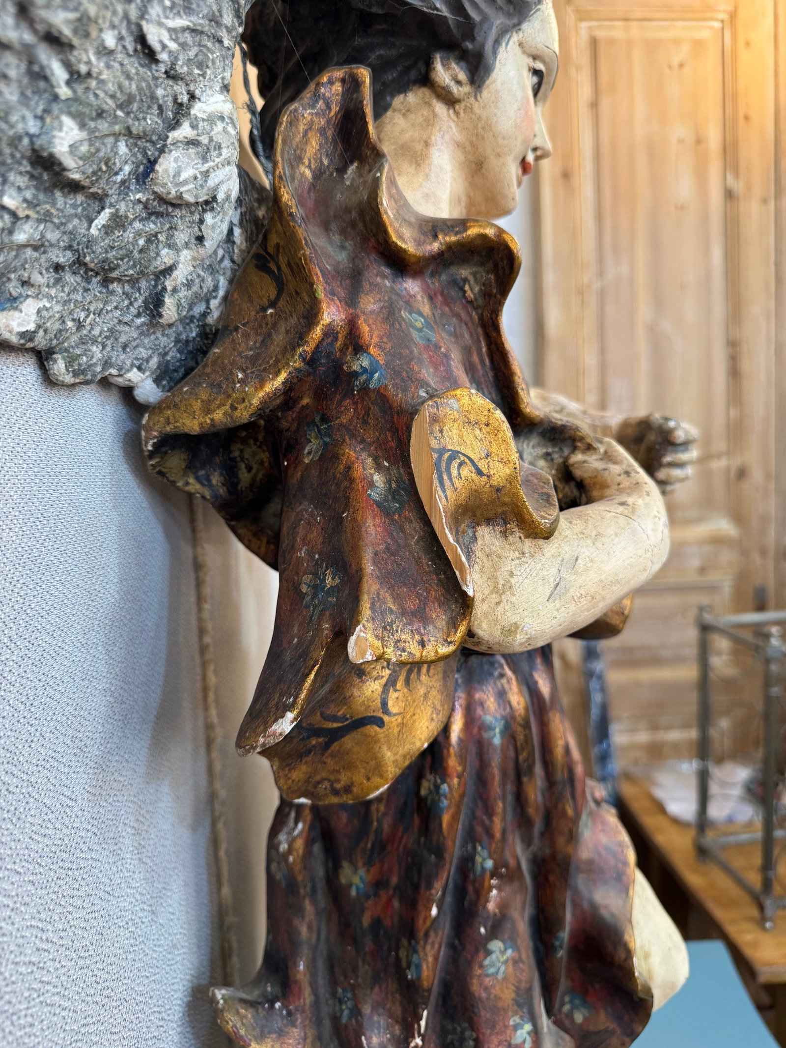 Antique Italian Carved Wood Angel, Original Paint, Circa 1880s - 8