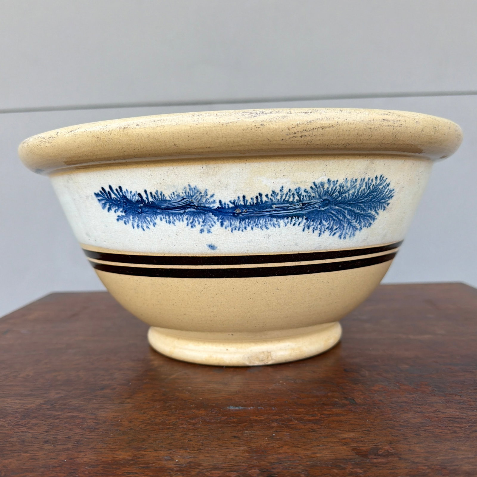 Antique English Yellowware Mixing Bowl With Blue Seaweed Decoration, Circa 1840s - 2