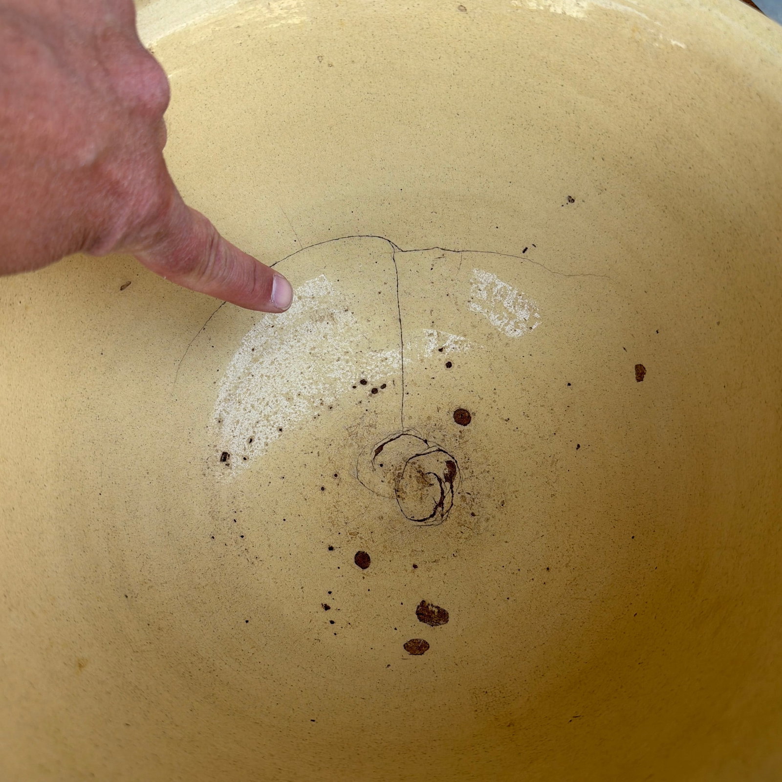 Antique English Yellowware Mixing Bowl With Blue Seaweed Decoration, Circa 1840s - 6