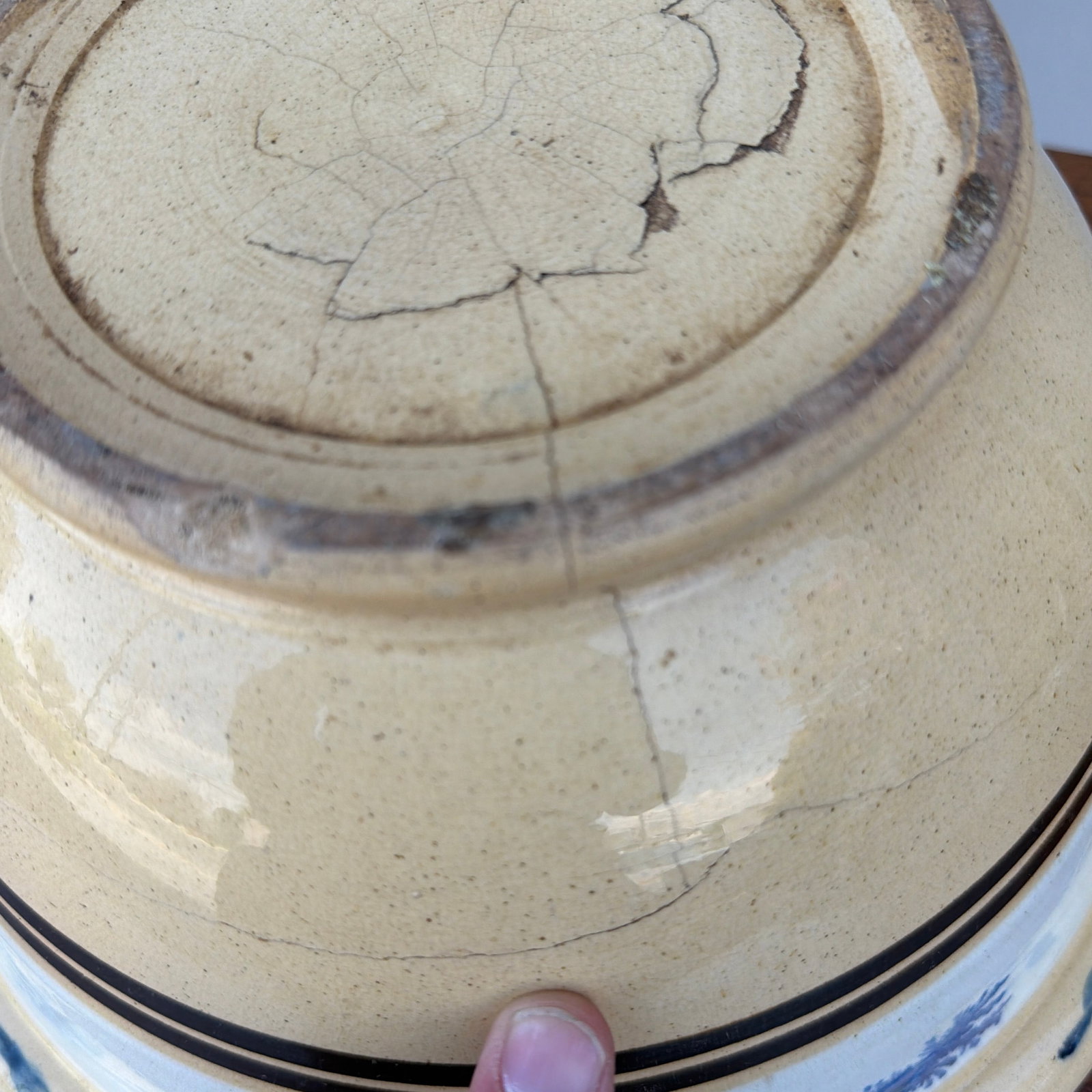 Antique English Yellowware Mixing Bowl With Blue Seaweed Decoration, Circa 1840s - 9