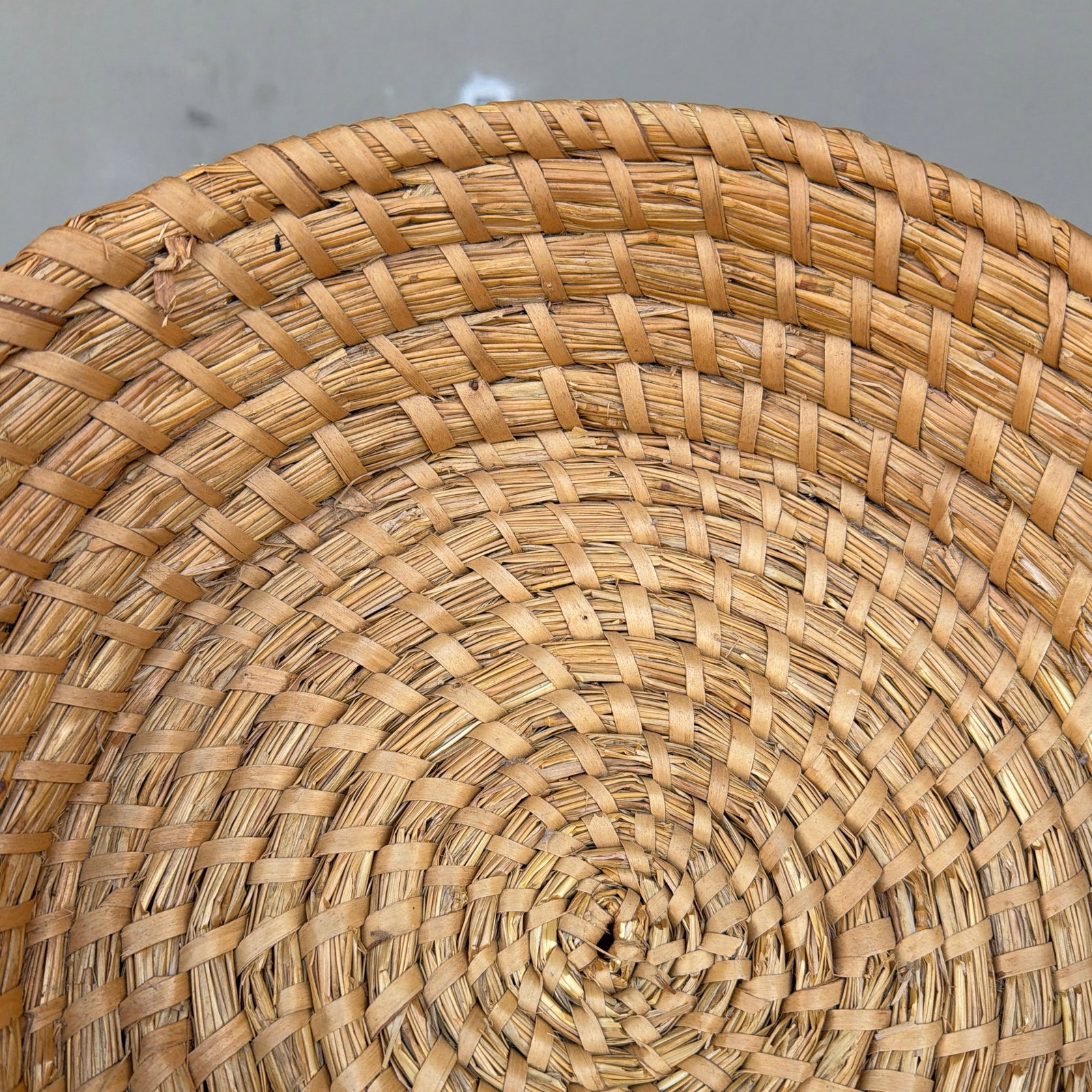 Antique American Woven Rye Straw Bowl, Circa 1900–1920s - 9