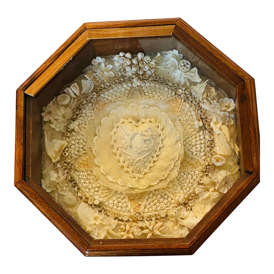1940s American Folk Art White Sea Shell Sailors Valentines: Exquisite Antque American folk art White Heart Sea Shells Sailors Valentines in octagonal frame. Condition: Alterations: Original Condition Unaltered Imperfections: Some Imperfections Condition