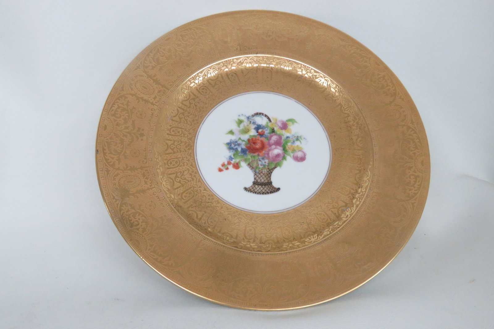 Early 20th Century Heinrich and Co Selb Bavaria Porcelain 22k Filigree Set of 5 Plates 4802b - 4