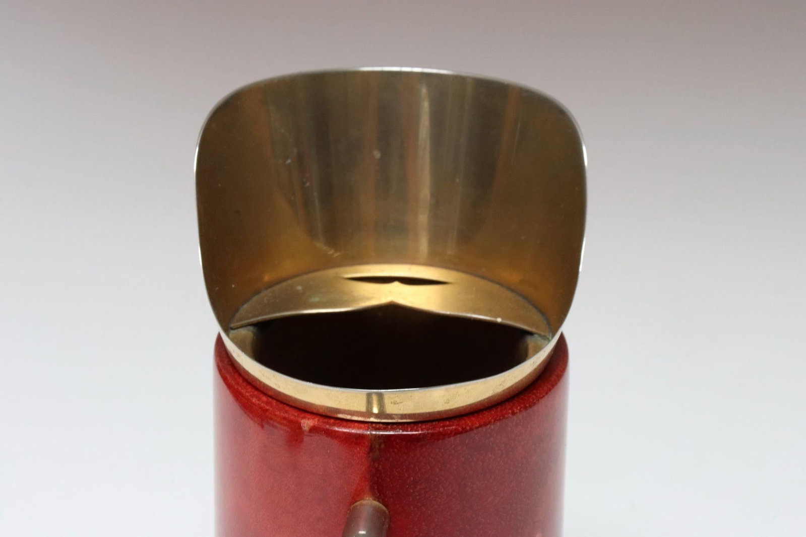 1950s Italian Modernist Pitcher in Brass and Dyed Red Goatskin by Aldo Tura - 14