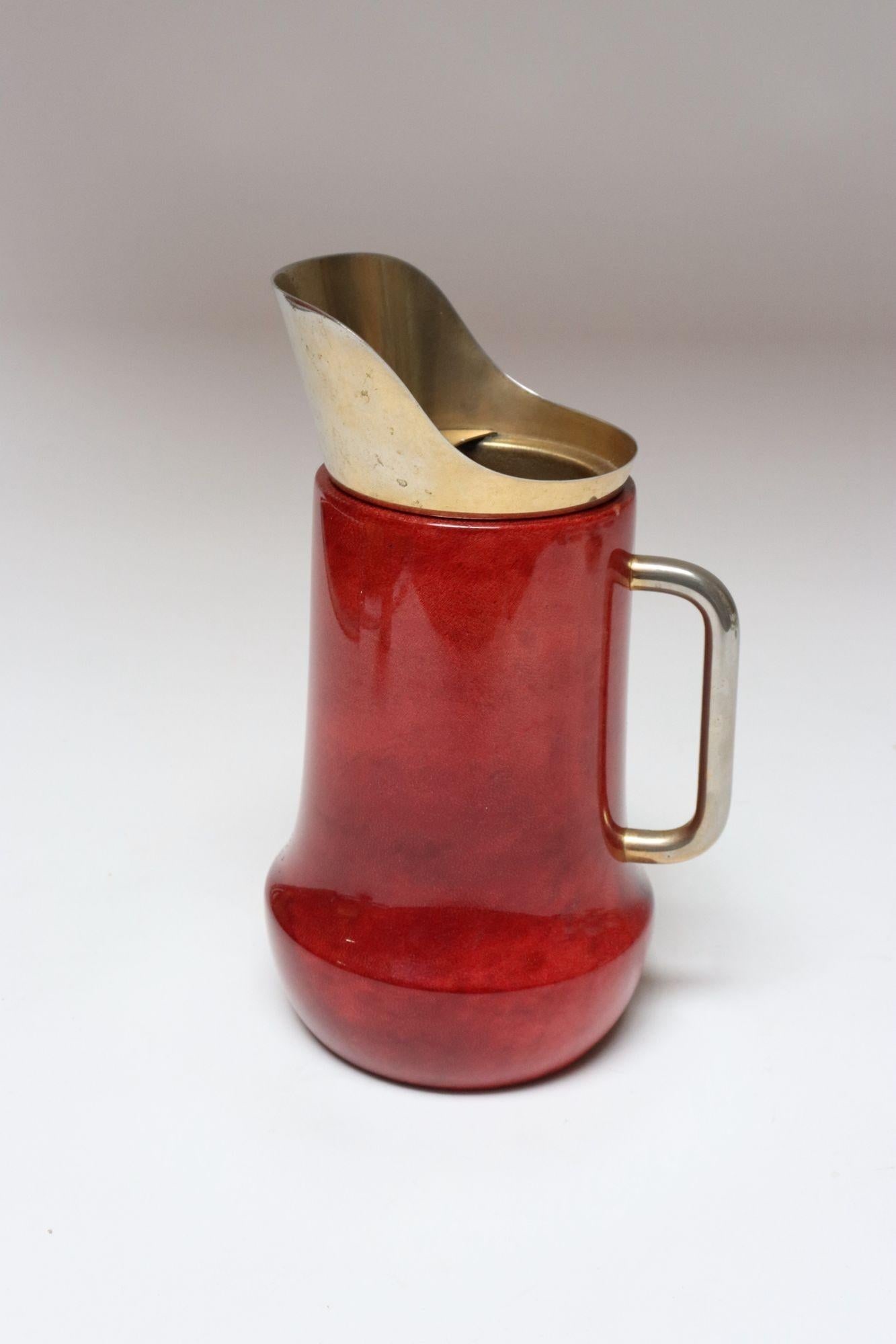1950s Italian Modernist Pitcher in Brass and Dyed Red Goatskin by Aldo Tura - 2