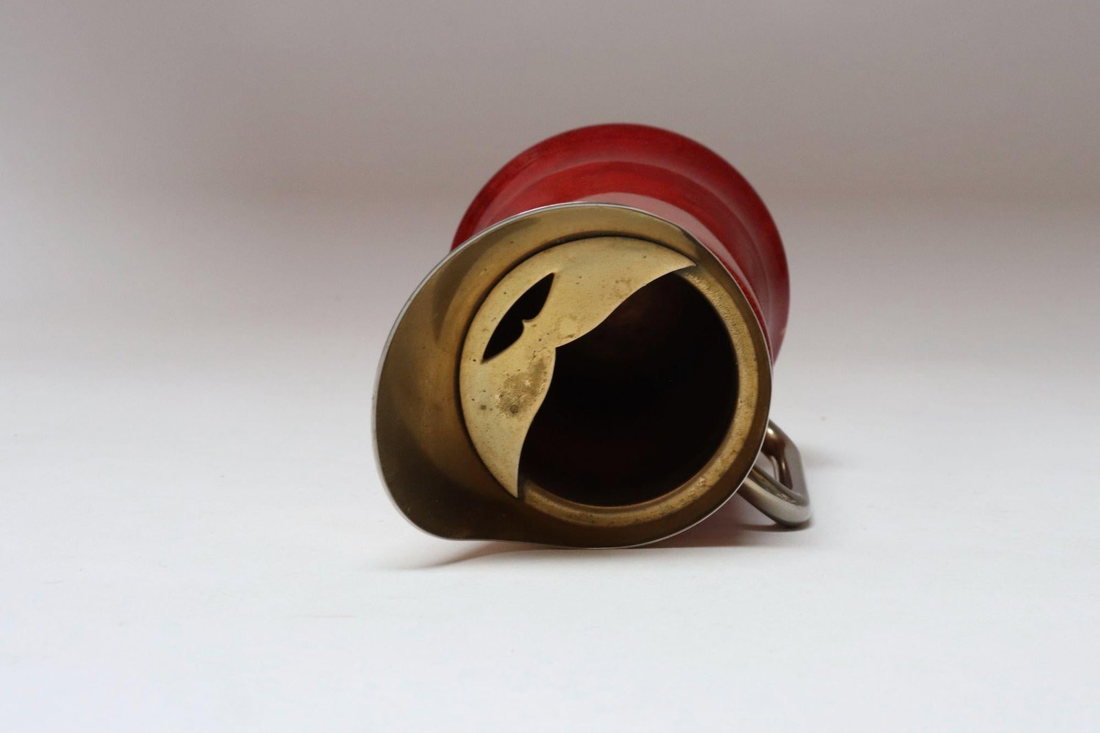 1950s Italian Modernist Pitcher in Brass and Dyed Red Goatskin by Aldo Tura - 6