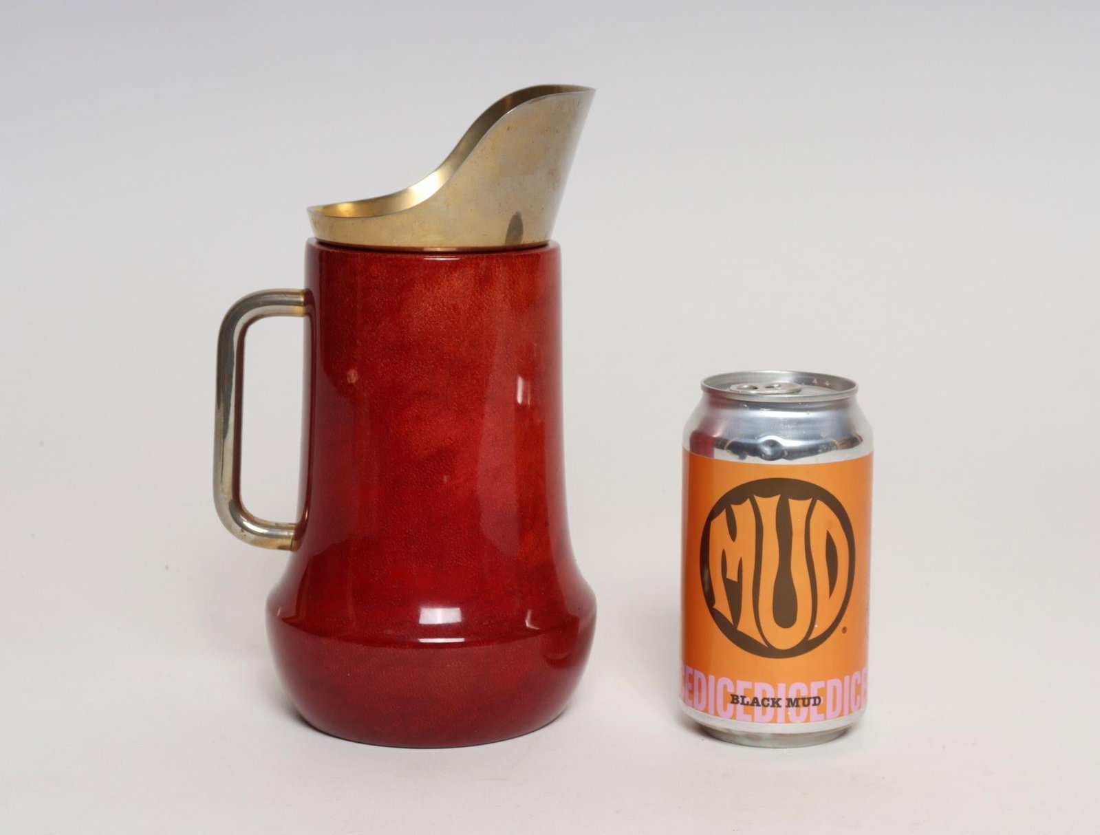 1950s Italian Modernist Pitcher in Brass and Dyed Red Goatskin by Aldo Tura - 7