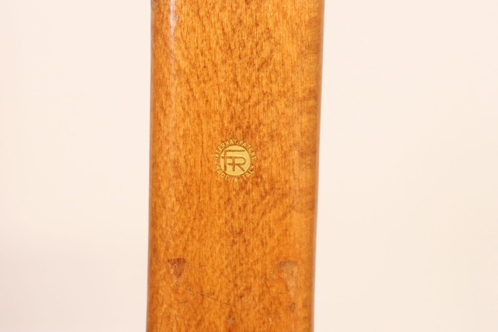 Sculptural Italian Modernist Beech and Brass Valet by Fratelli Reguitti - 12