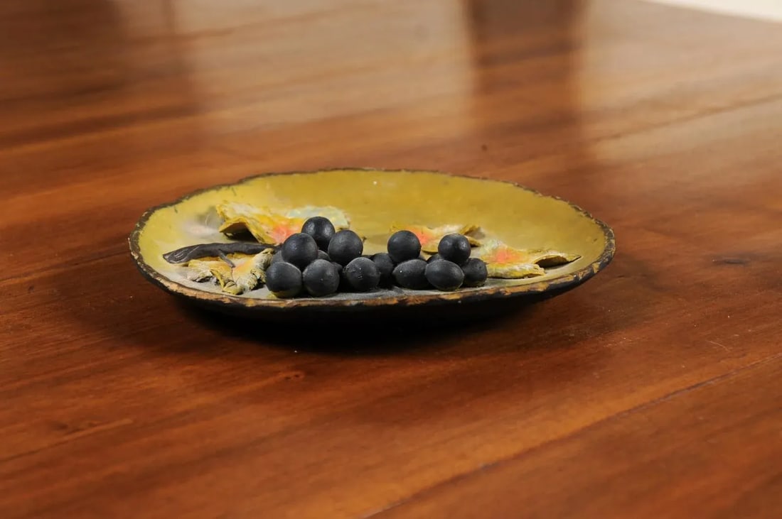 French 20th Century Wall Hanging Pottery Plate with Black Grapes Motifs - 10