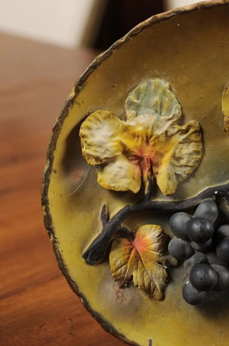 French 20th Century Wall Hanging Pottery Plate with Black Grapes Motifs - 5