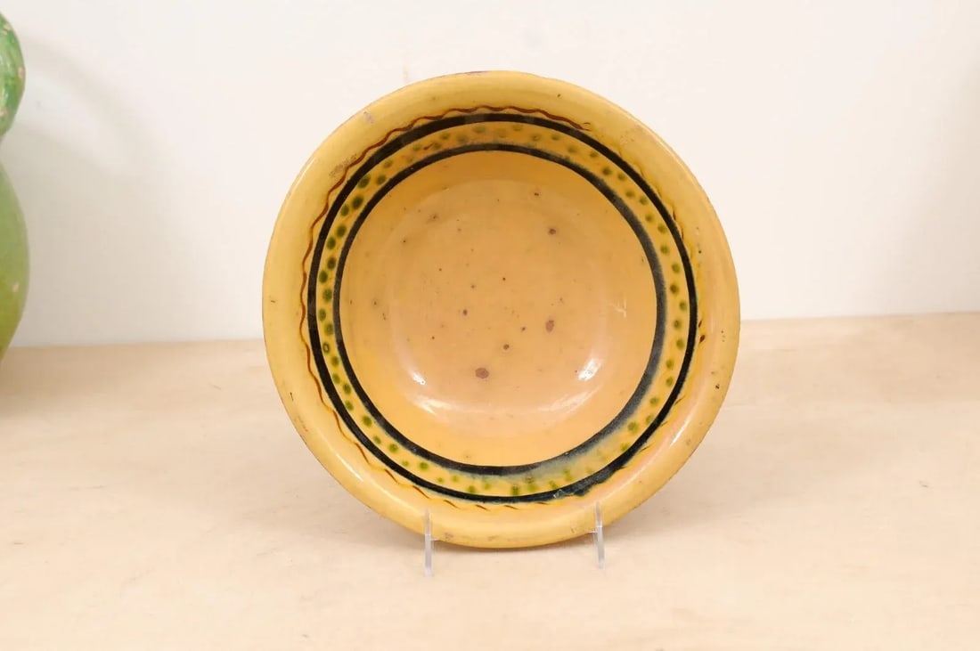 French 19th Century Bowl from the Poterie Hertz of Annecy, with Yellow Glaze - 10