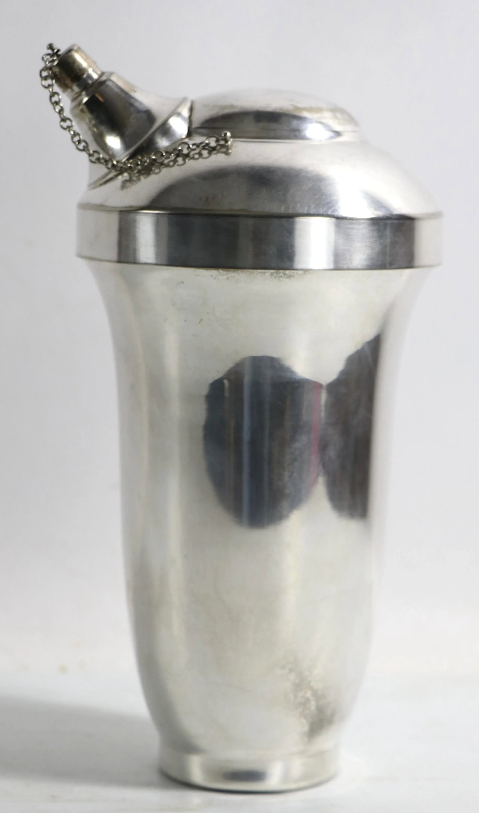 Americana Silverplate Art Deco Cocktail Shaker - 4