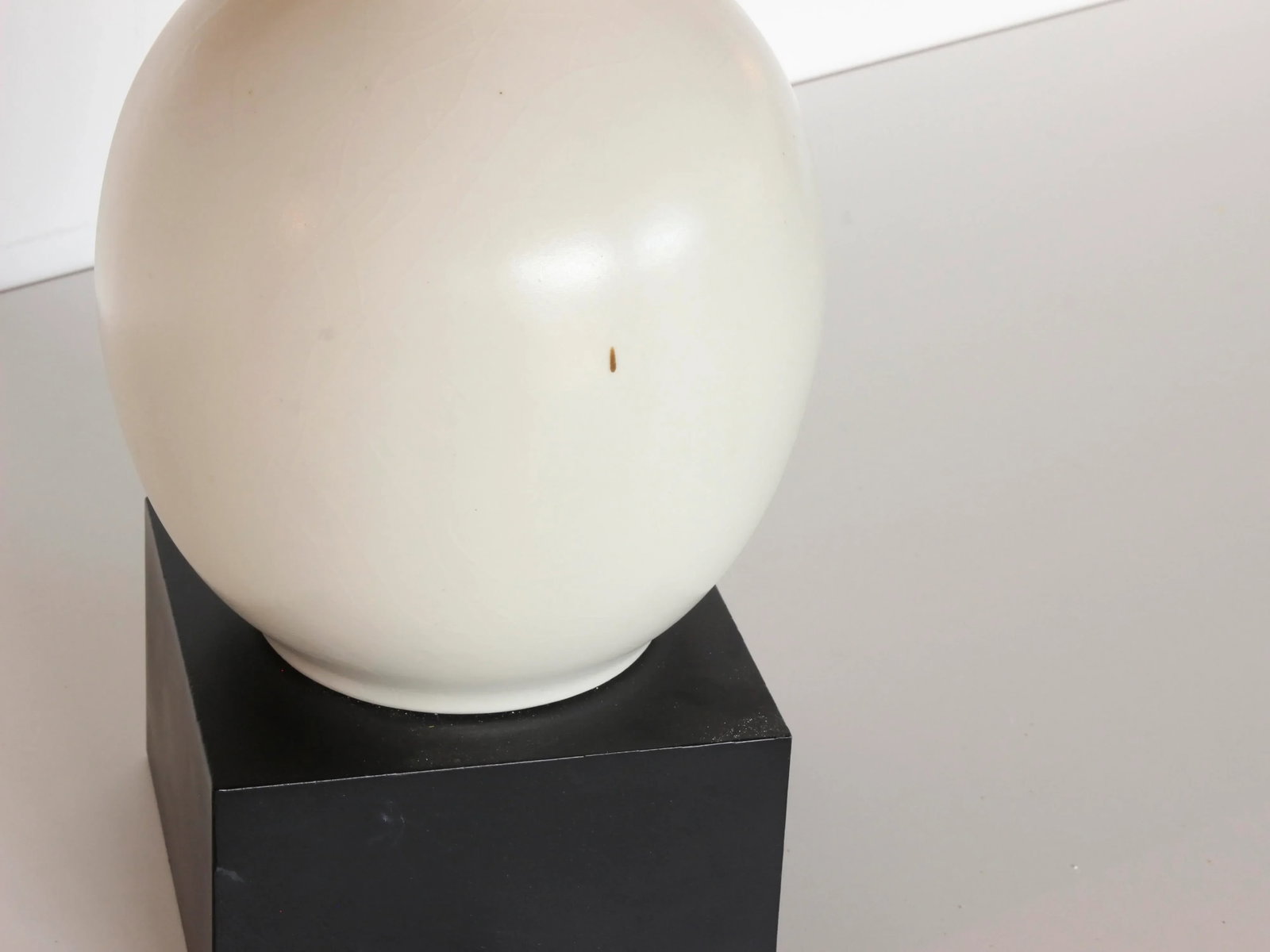 Midcentury White Craquelure Pottery Table Lamp With Black Shade - 4