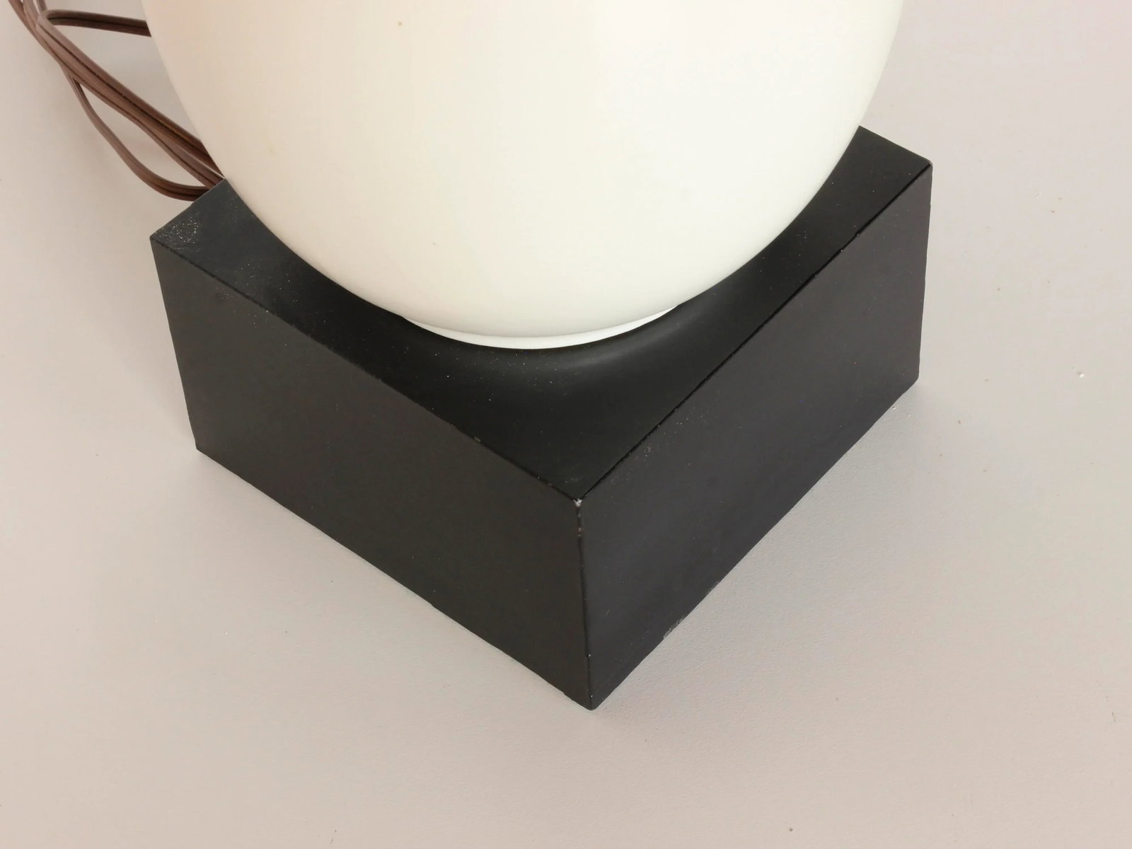 Midcentury White Craquelure Pottery Table Lamp With Black Shade - 7