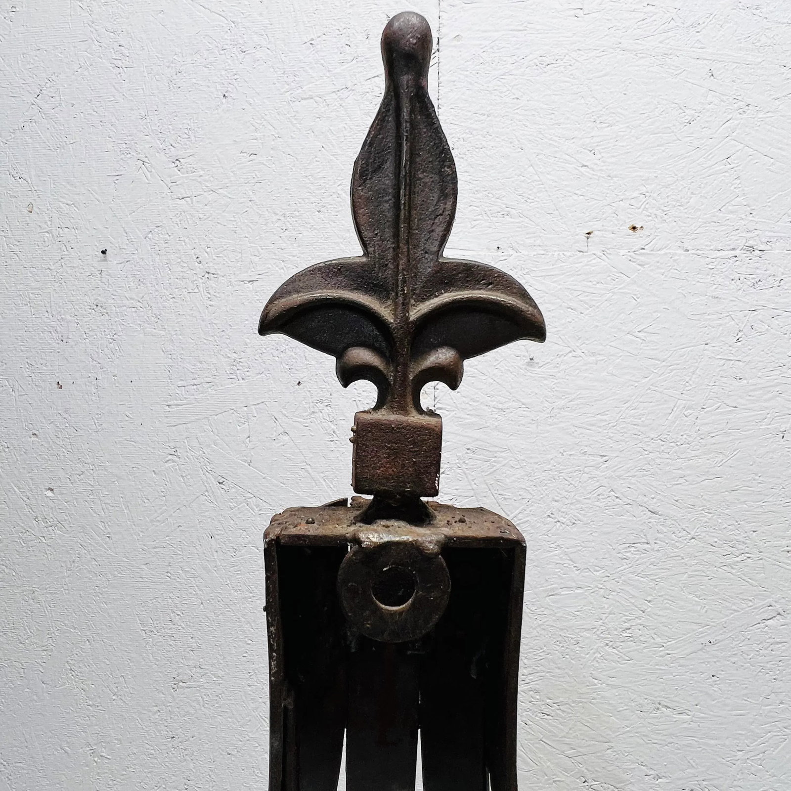 Wall Mount Bulb Shaped Iron Metal Pot Rack With Fleur De Lis, 24" W X 36" H - 2